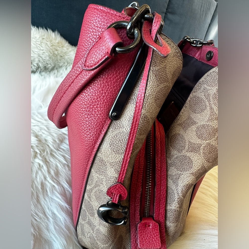 COACH Candy Apple Red Dalton 31 In Jacquard Signature Hobo Bag - Picture 3 of 16
